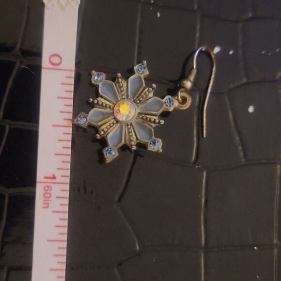 Light Blue Daisy Rhinestone Drop Earrings Pierced Ears - Picture 5 of 6